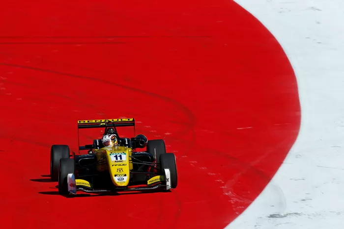 Sacha Fenestraz, Carlin Dallara F317 - Volkswagen