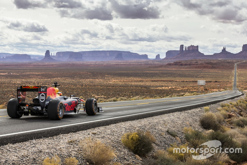 Daniel Ricciardo, Red Bull Racing en Valle de la muerte