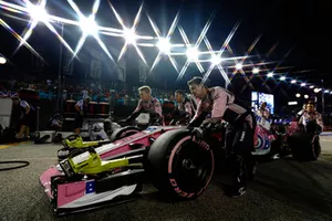 Sergio Perez, Racing Point Force India VJM11, arrive sur la grille
