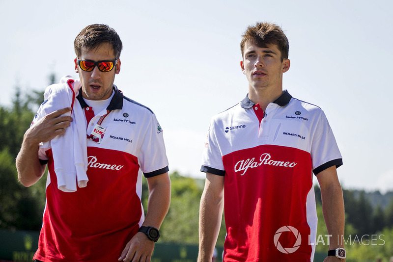 Charles Leclerc, Sauber on track walk with his engineer