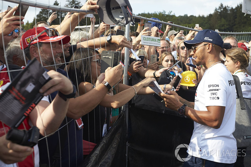 Lewis Hamilton, Mercedes AMG F1, meets some fans