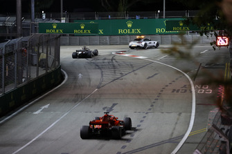 Safety Car leads Lewis Hamilton, Mercedes AMG F1 W09 EQ Power+ and Sebastian Vettel, Ferrari SF71H