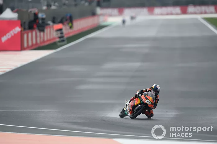 Can Oncu 1 victoria con KTM