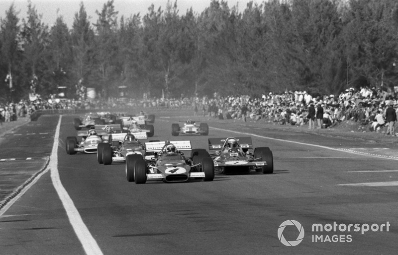 Clay Regazzoni, Ferrari 312B, leads Jackie Stewart, Tyrrell 001, Jacky Ickx, Ferrari 312B