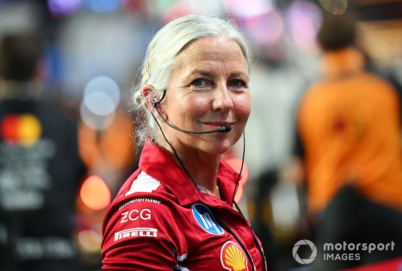 Angela Cullen, Ferrari
