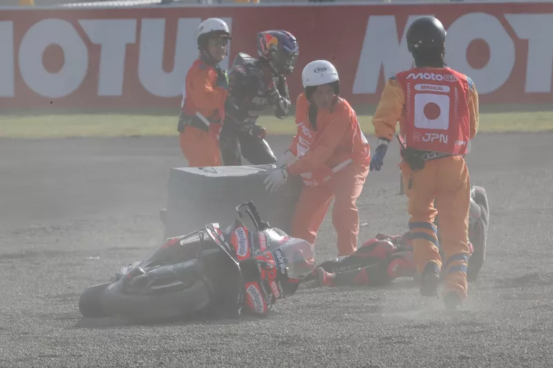 Jorge Martin, Aprilia Racing Team, Marco Bezzecchi, crash Aprilia Racing