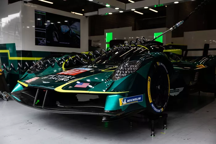 #007 Aston Martin Thor Team - Aston Martin Valkyrie of Harry Tincknell, Tom Gamble