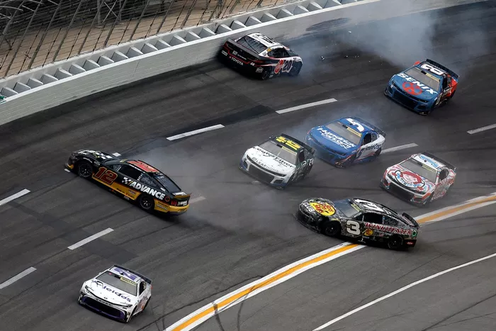 Ryan Blaney, Austin Dillon, AJ Allmendinger, Christopher Bell crash