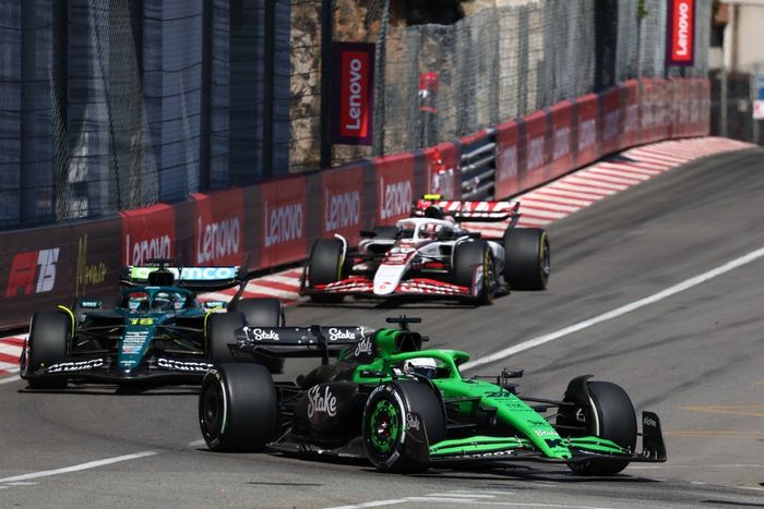 Nico Hulkenberg, Sauber, Lance Stroll, Aston Martin Racing, Oliver Bearman, Haas F1 Team