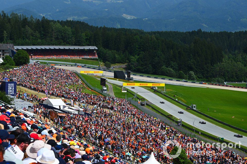 Nico Hulkenberg, Haas VF-24, Esteban Ocon, Alpine A524, Kevin Magnussen, Haas VF-24