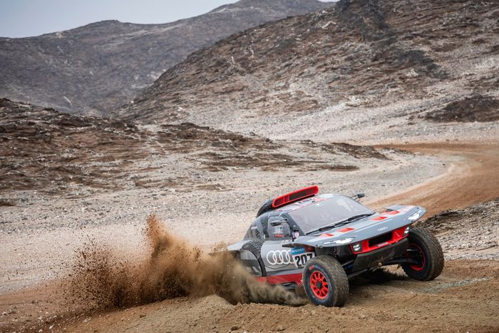 #207 Team Audi Sport Audi: Carlos Sainz Sr, Lucas Cruz