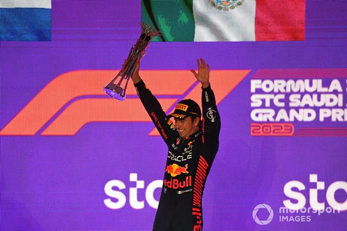 Podio: ganador Sergio Pérez, Red Bull Racing