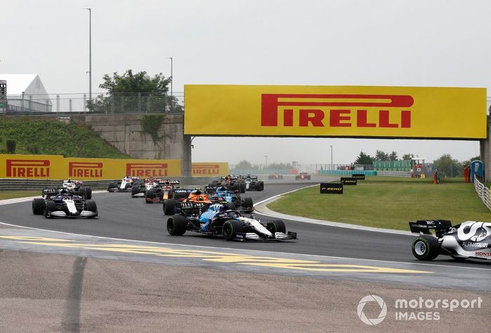 Nicholas Latifi, Williams FW43B, Lando Norris, McLaren MCL35M, George Russell, Williams FW43B, Fernando Alonso, Alpine A521