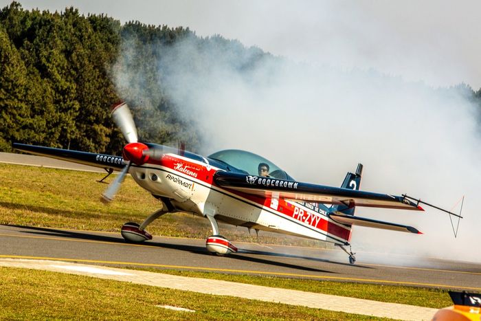 As belíssimas aeronaves fizeram um show de manobras pelo céu aberto
