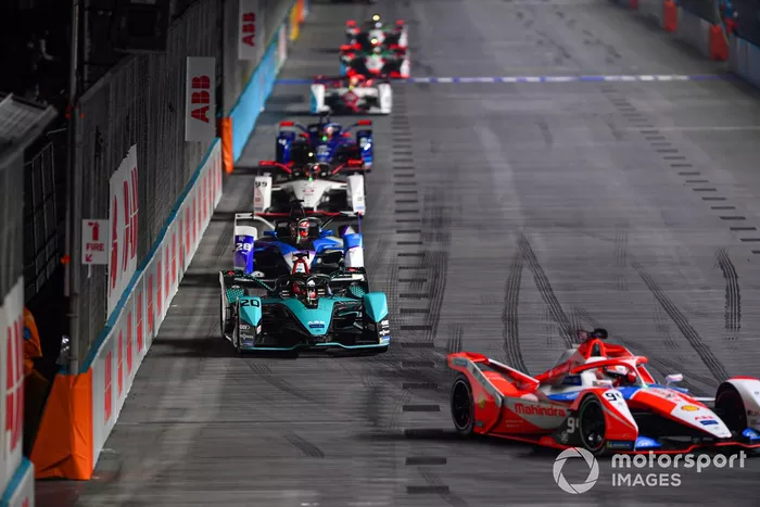 Alex Lynn, Mahindra Racing, M7Electro, Mitch Evans, Jaguar Racing, Jaguar I-TYPE 5, Maximilian Gunther, BMW i Andretti Motorsport, BMW iFE.21