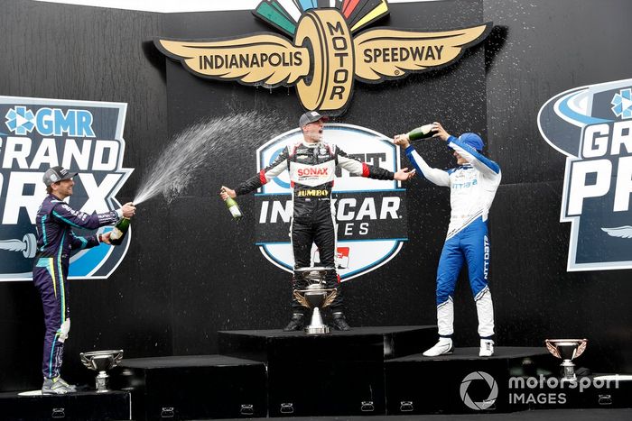 Podio: ganador Rinus VeeKay, Ed Carpenter Racing Chevrolet, segundo Romain Grosjean, Dale Coyne Racing with RWR Honda, y tercero Alex Palou, Chip Ganassi Racing Honda