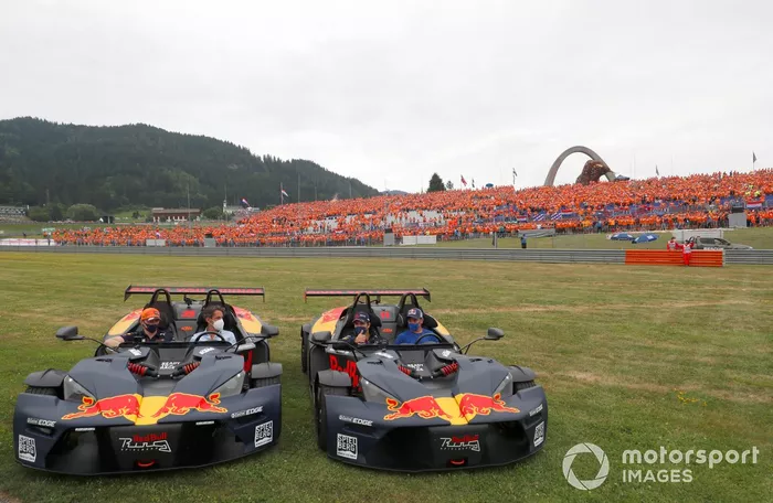 Sergio Pérez, Red Bull Racing, Max Verstappen, Red Bull Racing, en un KTM X-Bows