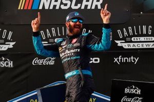 Race winner Martin Truex Jr., Joe Gibbs Racing, Toyota Camry Auto-Owners Insurance