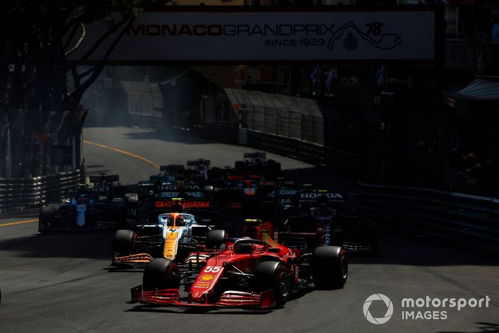 Carlos Sainz Jr., Ferrari SF21, Lando Norris, McLaren MCL35M, Pierre Gasly, AlphaTauri AT02, Lewis Hamilton, Mercedes W12, Esteban Ocon, Alpine A521