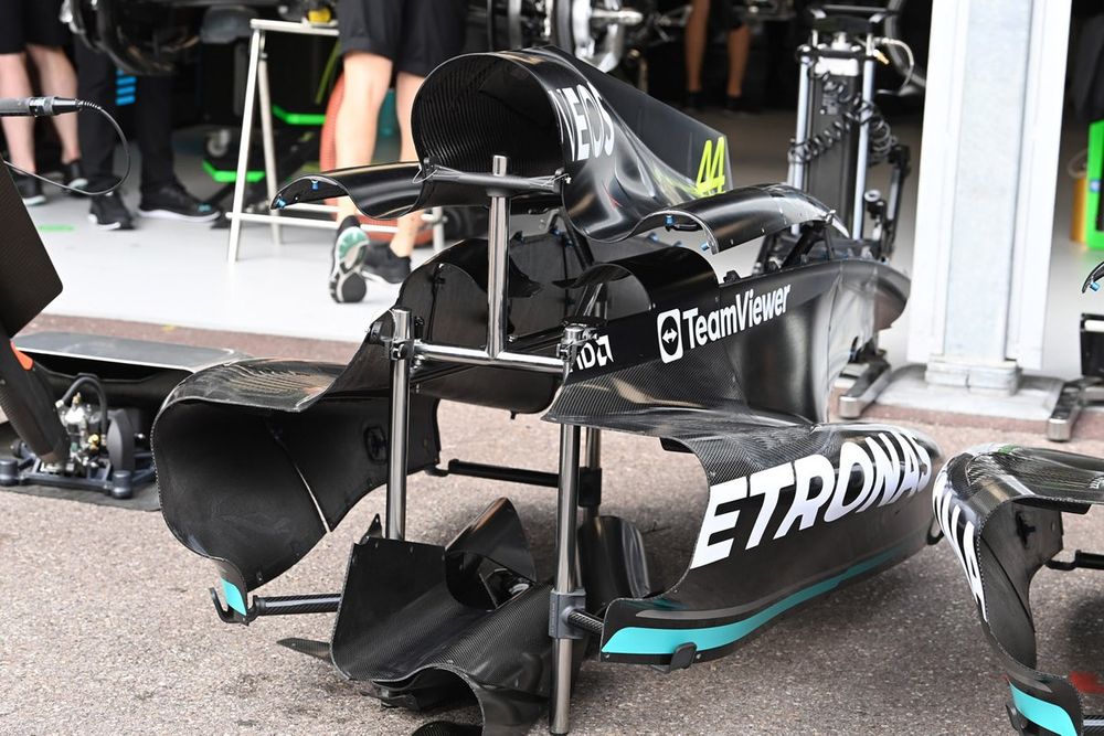 La cubierta trasera del Mercedes W14 