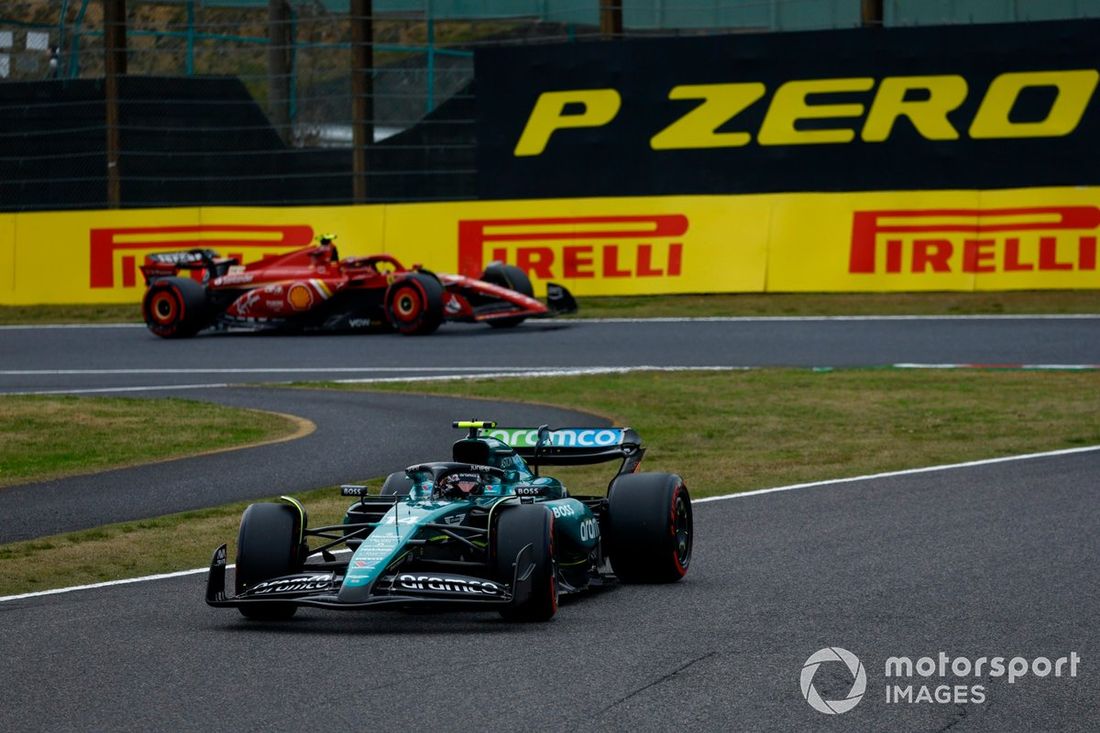 Fernando Alonso, Aston Martin AMR24, Carlos Sainz, Ferrari SF-24