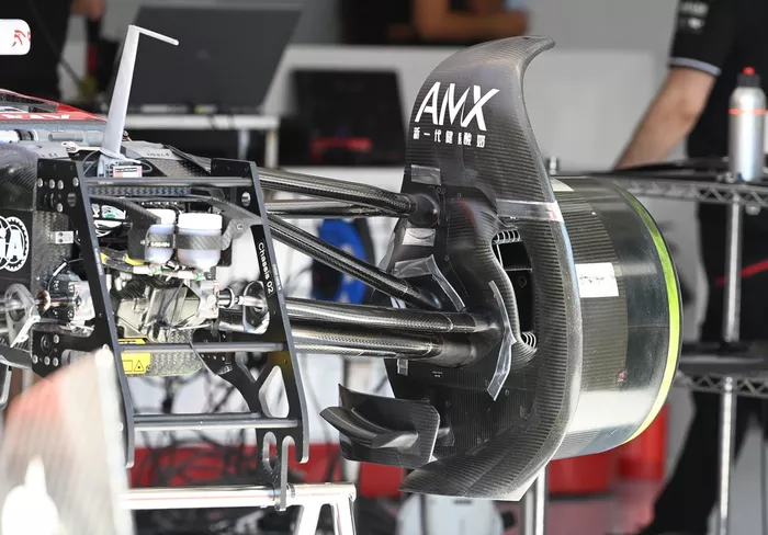 Detalle frontal del Alfa Romeo Racing C42