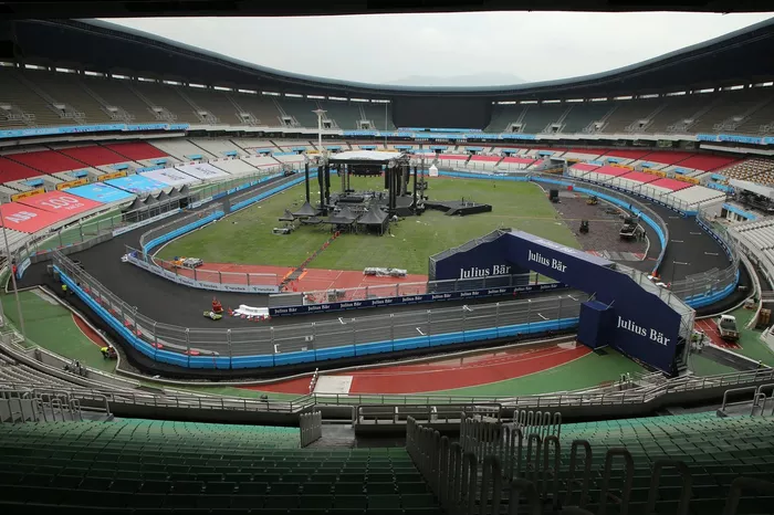 La pista dentro del estadio