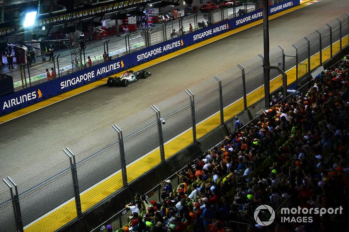 Lewis Hamilton, Mercedes W13