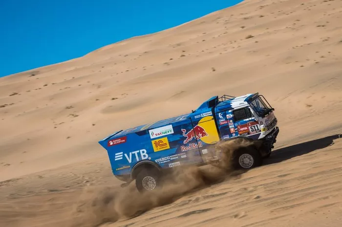 #511 Team KAMAZ Master: Andrey Karginov, Andrey Mokeev, Igor Leonov