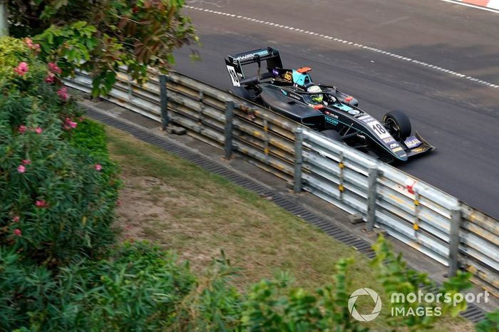 Sophia Flörsch, HWA Racelab