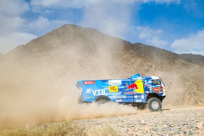 #500 Team KAMAZ Master: Eduard Nikolaev, Evgenii Iakovlev, Vladimir Rybakov