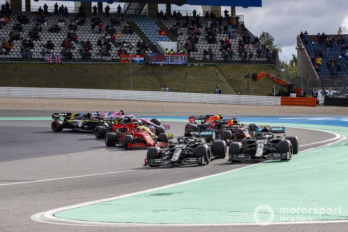 Valtteri Bottas, Mercedes F1 W11, Lewis Hamilton, Mercedes F1 W11 al inicio