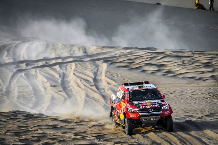 #301 Toyota Gazoo Racing Toyota: Nasser Al-Attiyah, Mathieu Baumel