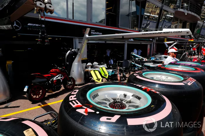 Pirelli tyres