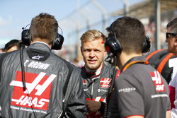 Kevin Magnussen, Haas F1 Team, on the grid