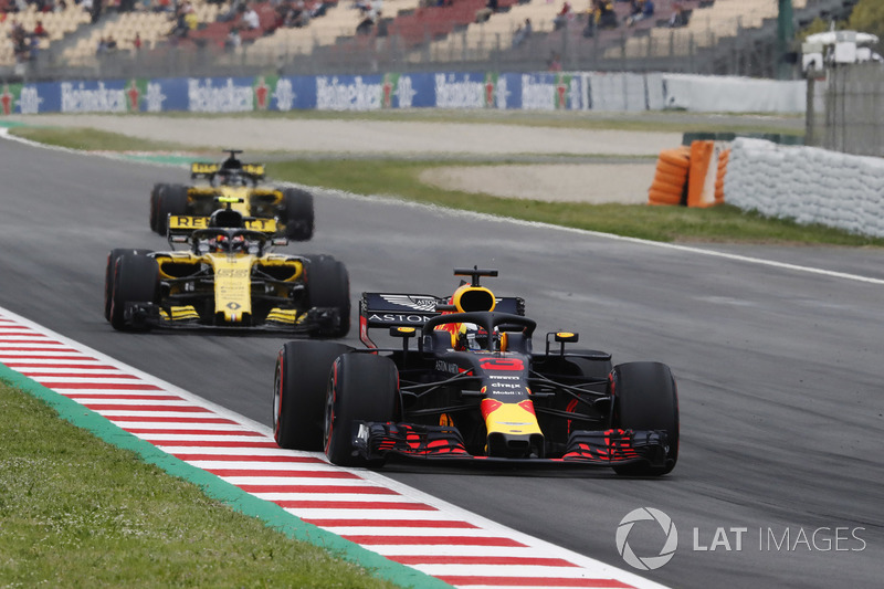 Daniel Ricciardo, Red Bull Racing RB14, Carlos Sainz, Renault Sport F1 Team R.S. 18., Nico Hulkenberg, Renault Sport F1 Team R.S. 18. en FP3