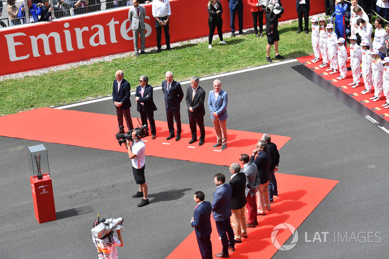 Suasana upacara lagu kebangsaan jelang balapan GP Spanyol