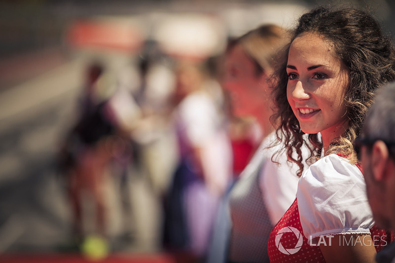 Grid girl