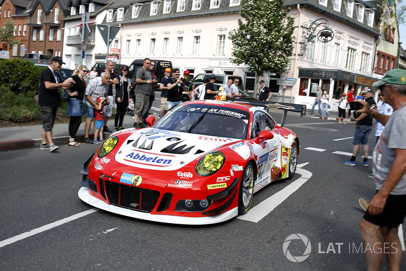#30 Frikadelli Racing (Porsche 911 GT3-R)