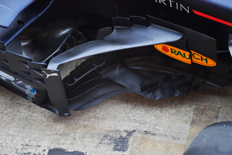 Red Bull Racing RB14 sidepod and barge board detail