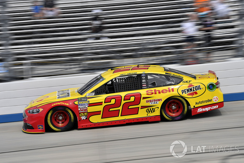 18. Joey Logano, Team Penske, Ford Fusion Shell Pennzoil