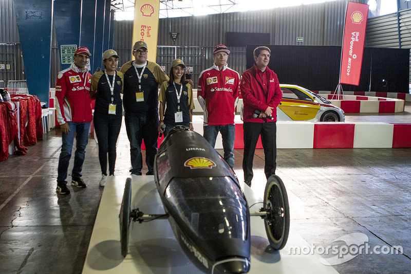 Kimi Raikkonen, Ferrari y Marc Gene, Piloto de prueba, Scuderia Ferrari y estudiantes de la unam con el coche Mako en el Shell Eco-marathon cars