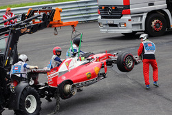Sebastian Vettel, Ferrari SF16-H , opgave na crash
