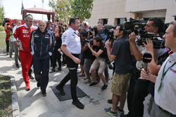 Maurizio Arrivabene, Ferrari irector del equipo, Franz Tost, Scuderia Toro RossoDirector del equipo