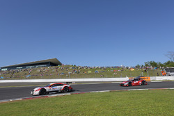 #39 DENSO KOBELCO SARD RC Fと#1 MOTUL AUTECH GT-R