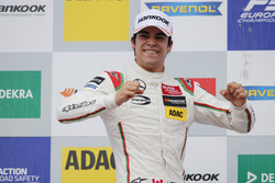 Podium: Race winnaar Lance Stroll, Prema Powerteam Dallara F312 Mercedes-Benz