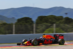 Daniel Ricciardo, Red Bull Racing RB12 fa scintille