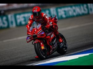 MotoGP Buriram 2025: ¡Marc Márquez se alza con la victoria gracias a sus juegos tácticos!