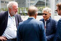 Lars Seier Christensen, CEO, Seier Capital y Hermann Tilke en el paddock