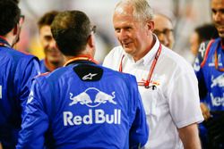 Helmut Markko, Consultant, Red Bull Racing, congratulates the Toro Rosso team on a 4th placed finish with Pierre Gasly, Toro Rosso